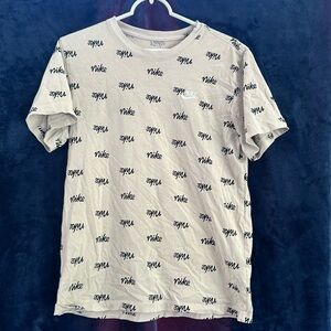 Nike tee shirt, light grey and black, Adult size medium